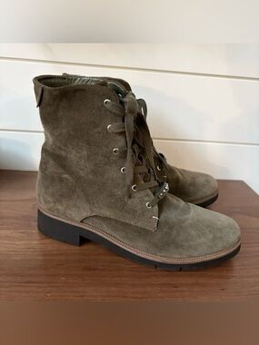 DR. SCHOLL's Women’s Guild Combat Boots Olive Green Suede 9M NWOT Whimsy Goth